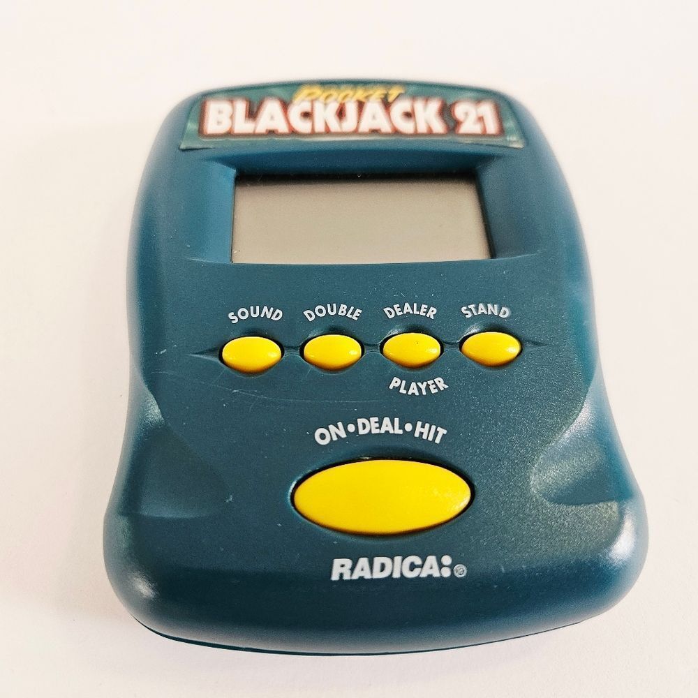Radica Pocket Blackjack 21 Electronic Handheld Travel Card Game (1997 Edition) - Picture 2 of 4